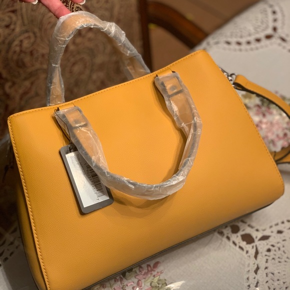 Cross body bag - Picture 4 of 4